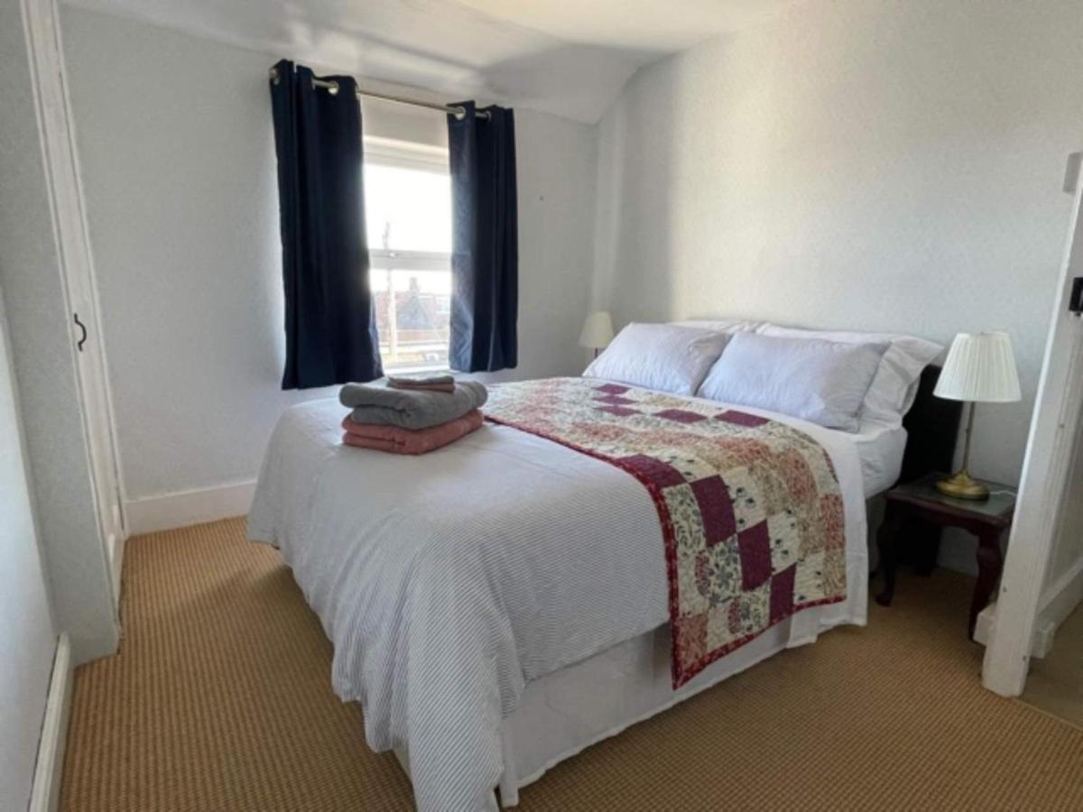 Spacious 4-Bed Beach Retreat For Families Steps From The Shore In Pevensey Bay מראה חיצוני תמונה