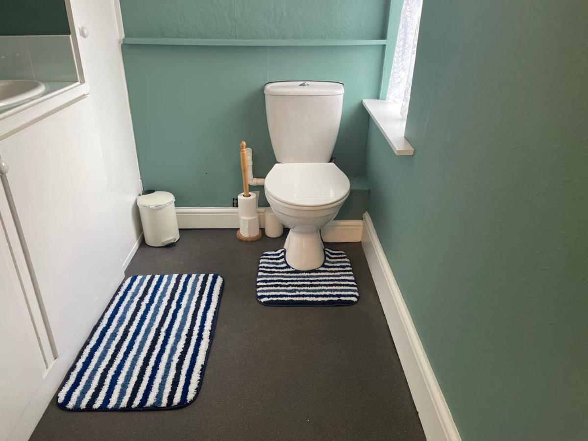 Spacious 4-Bed Beach Retreat For Families Steps From The Shore In Pevensey Bay מראה חיצוני תמונה