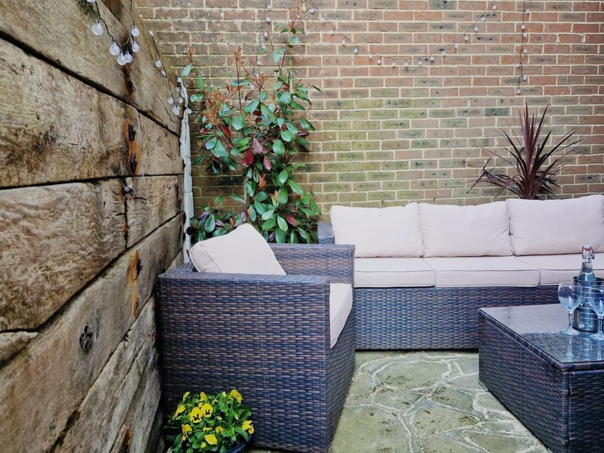 Spacious 4-Bed Beach Retreat For Families Steps From The Shore In Pevensey Bay מראה חיצוני תמונה