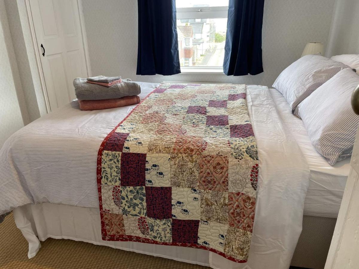 Spacious 4-Bed Beach Retreat For Families Steps From The Shore In Pevensey Bay מראה חיצוני תמונה