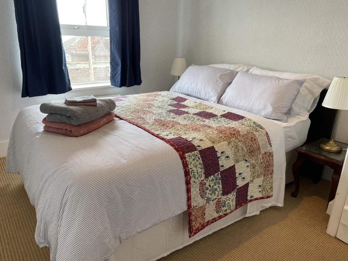 Spacious 4-Bed Beach Retreat For Families Steps From The Shore In Pevensey Bay מראה חיצוני תמונה