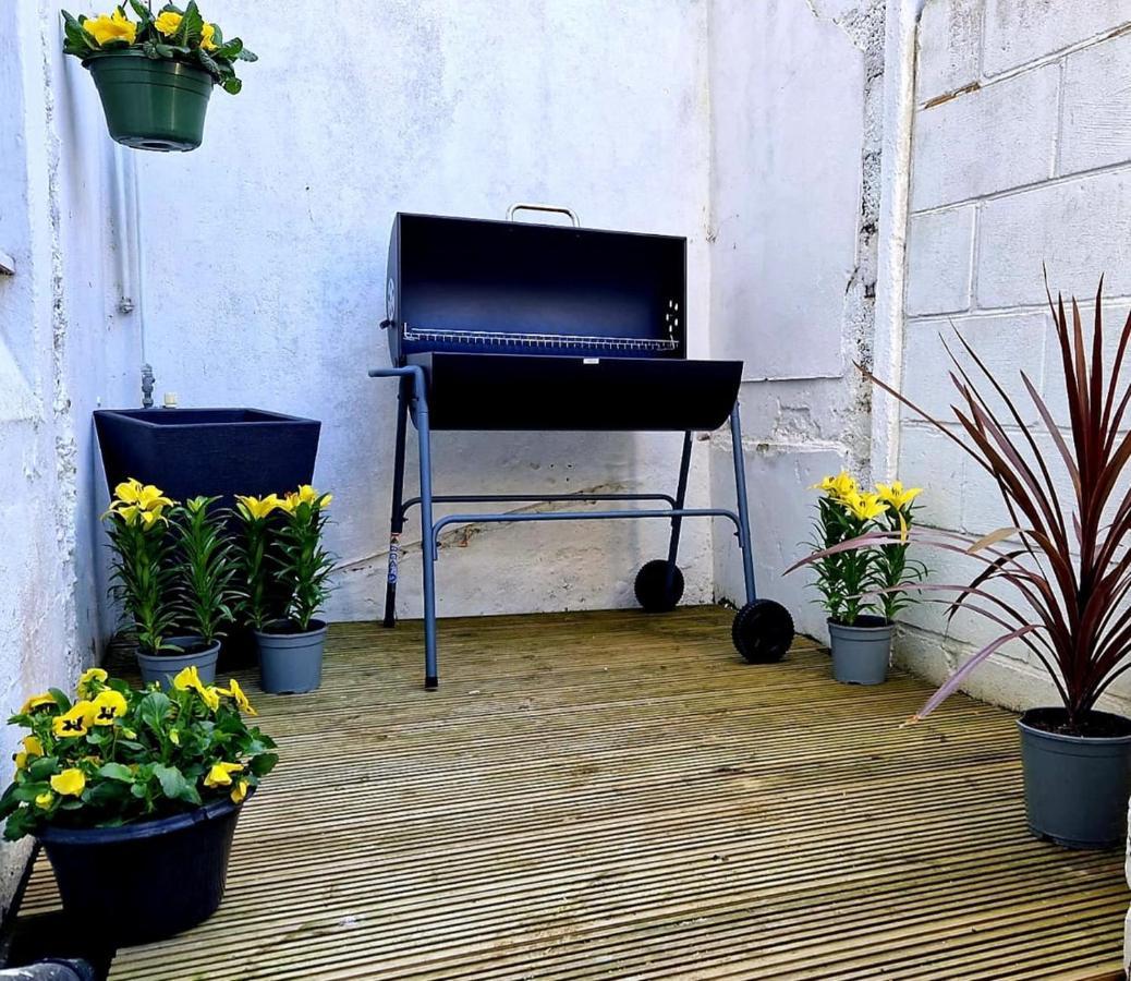 Spacious 4-Bed Beach Retreat For Families Steps From The Shore In Pevensey Bay מראה חיצוני תמונה