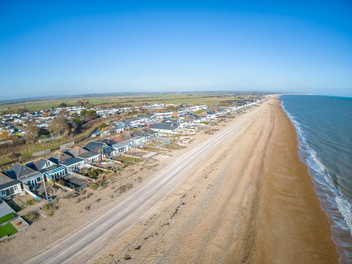 Spacious 4-Bed Beach Retreat For Families Steps From The Shore In Pevensey Bay מראה חיצוני תמונה