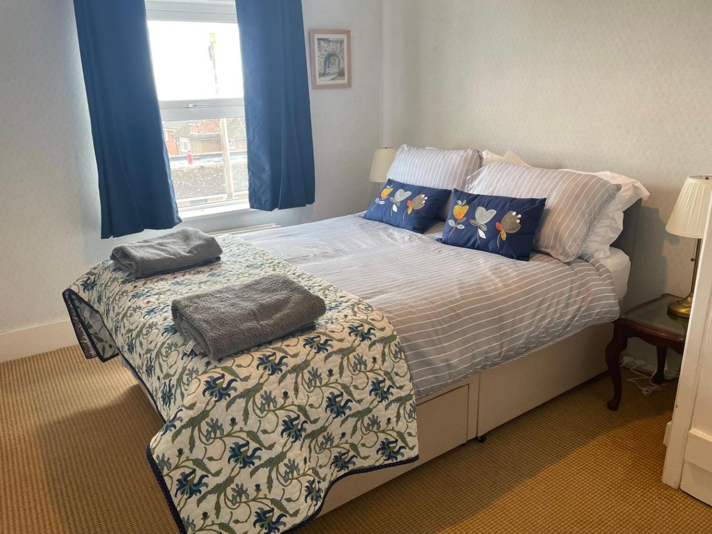 Spacious 4-Bed Beach Retreat For Families Steps From The Shore In Pevensey Bay מראה חיצוני תמונה